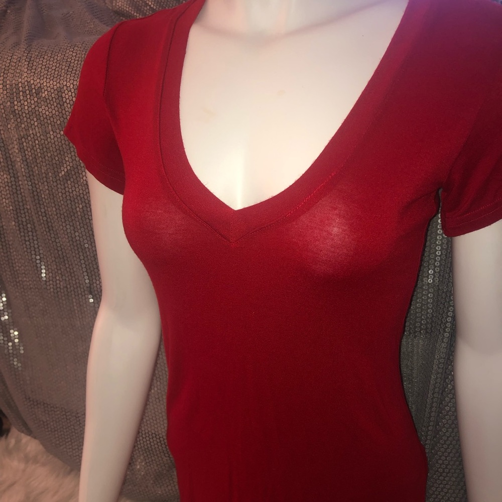 Basic red v neck tee